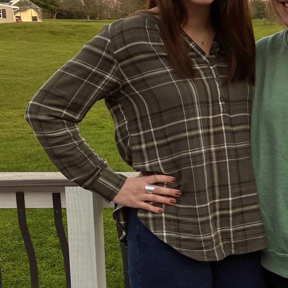 Women’s Plaid Flannel / Shirt